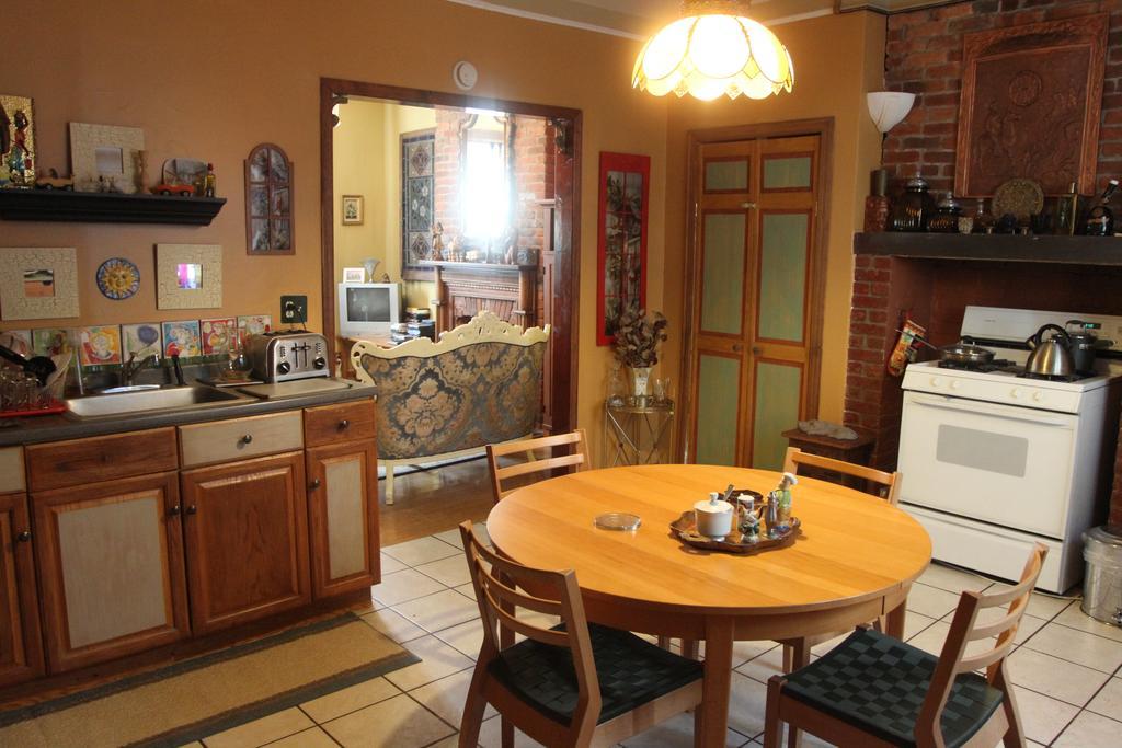 New York Homestay Newark Room photo