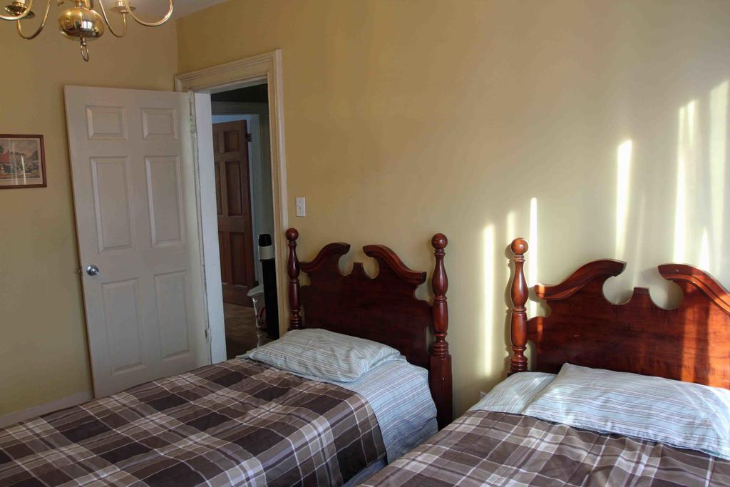 New York Homestay Newark Exterior photo